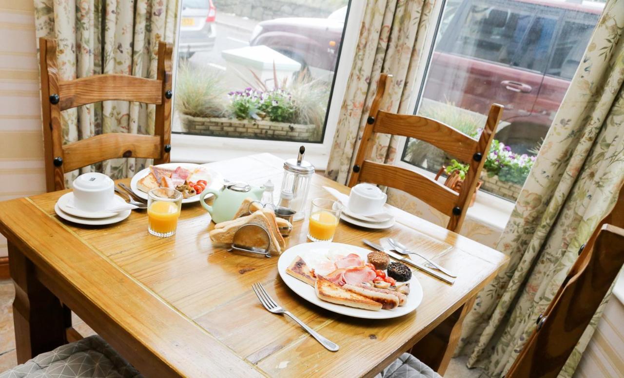 Avarest House Bed&Breakfast Portrush Eksteriør billede